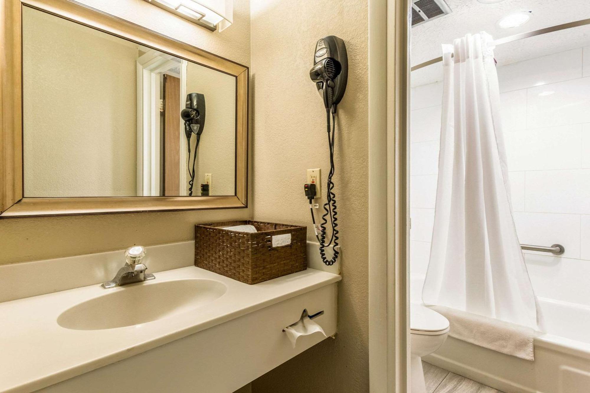 Econo Lodge Berea Εξωτερικό φωτογραφία