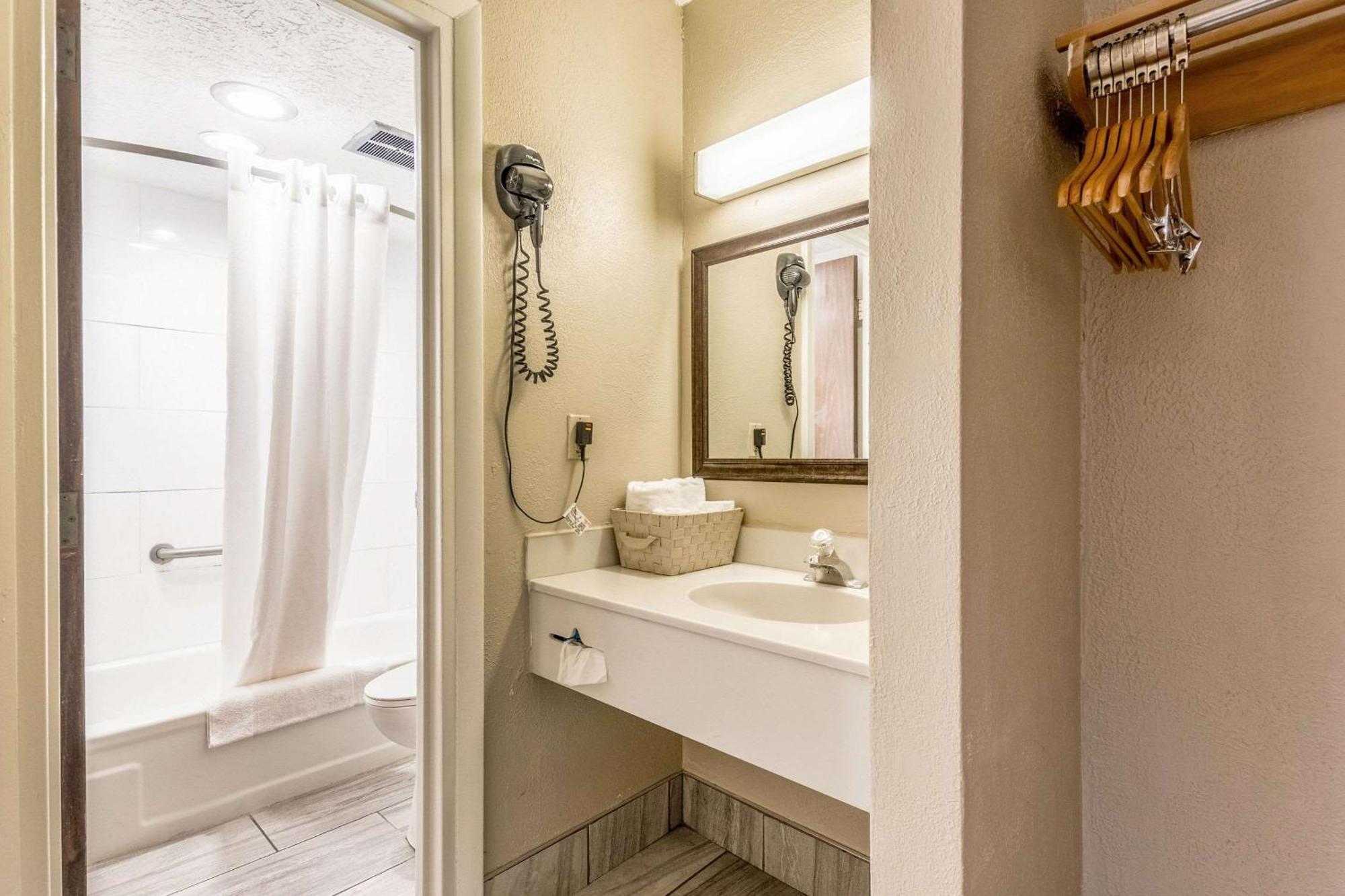 Econo Lodge Berea Εξωτερικό φωτογραφία